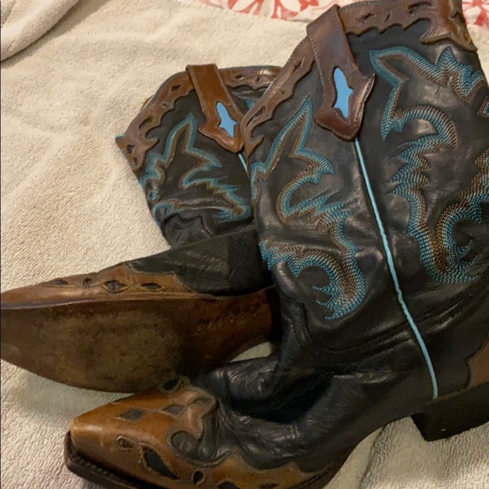 Boots - Picture 3 of 4